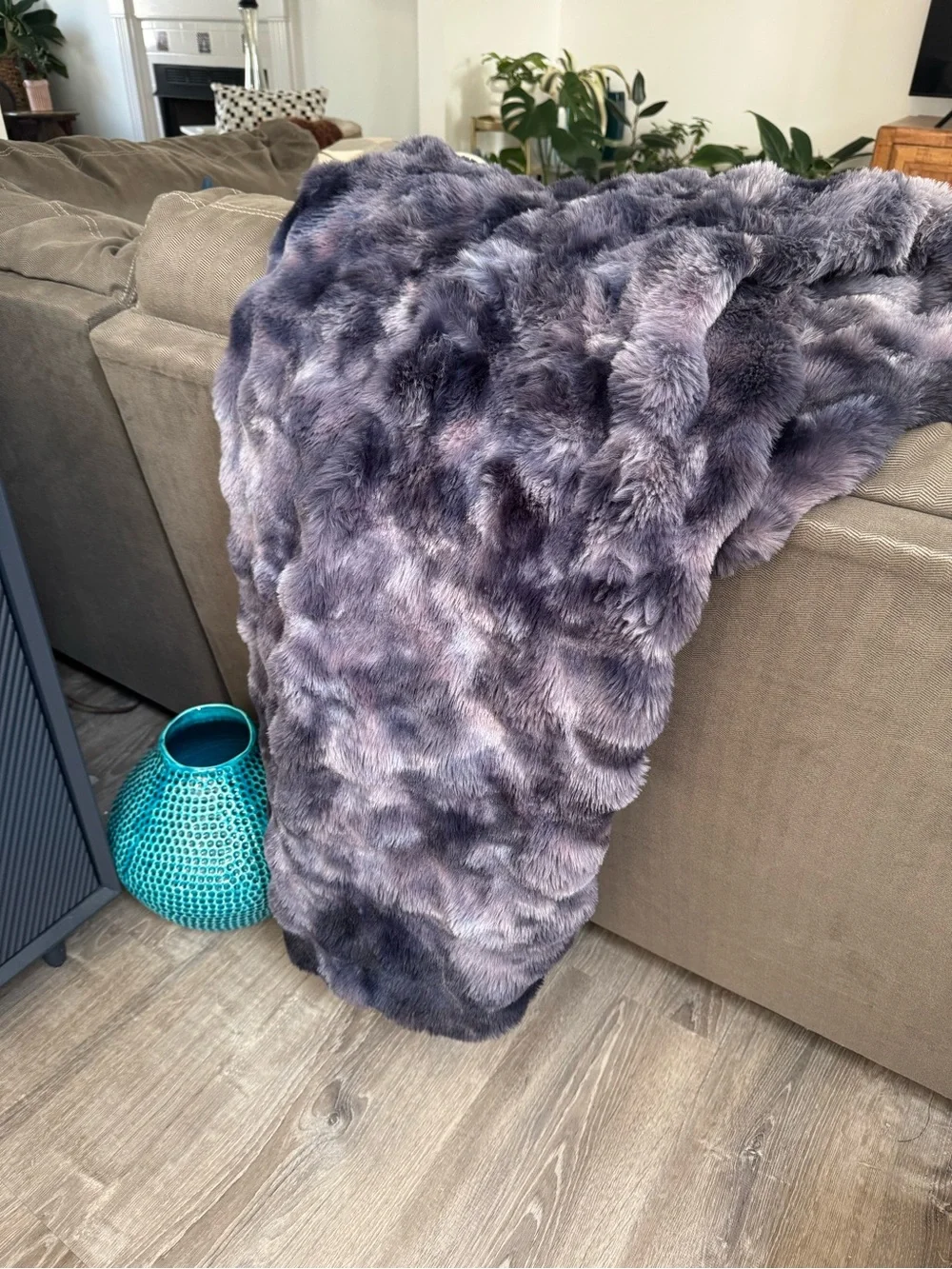 Plush Faux Fur Throw Blanket Purple 84”x60”